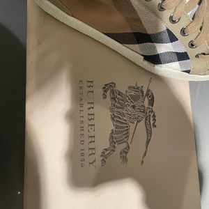 Burberry woman shoes
